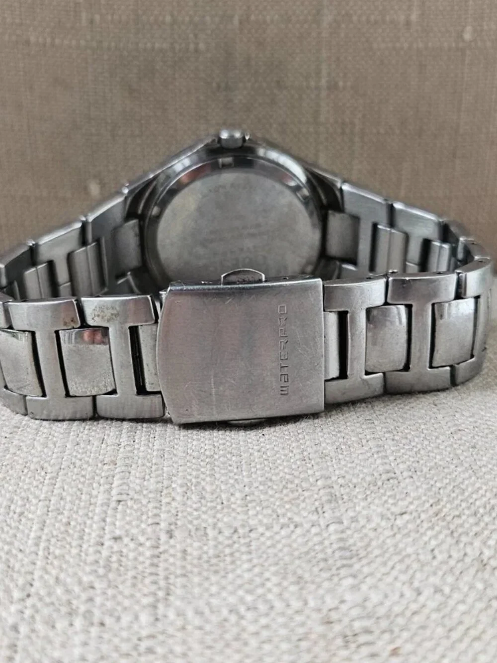 Vintage Guess Waterpro Men Wristwatch Date Calendar Analog Quartz Wrist Watch